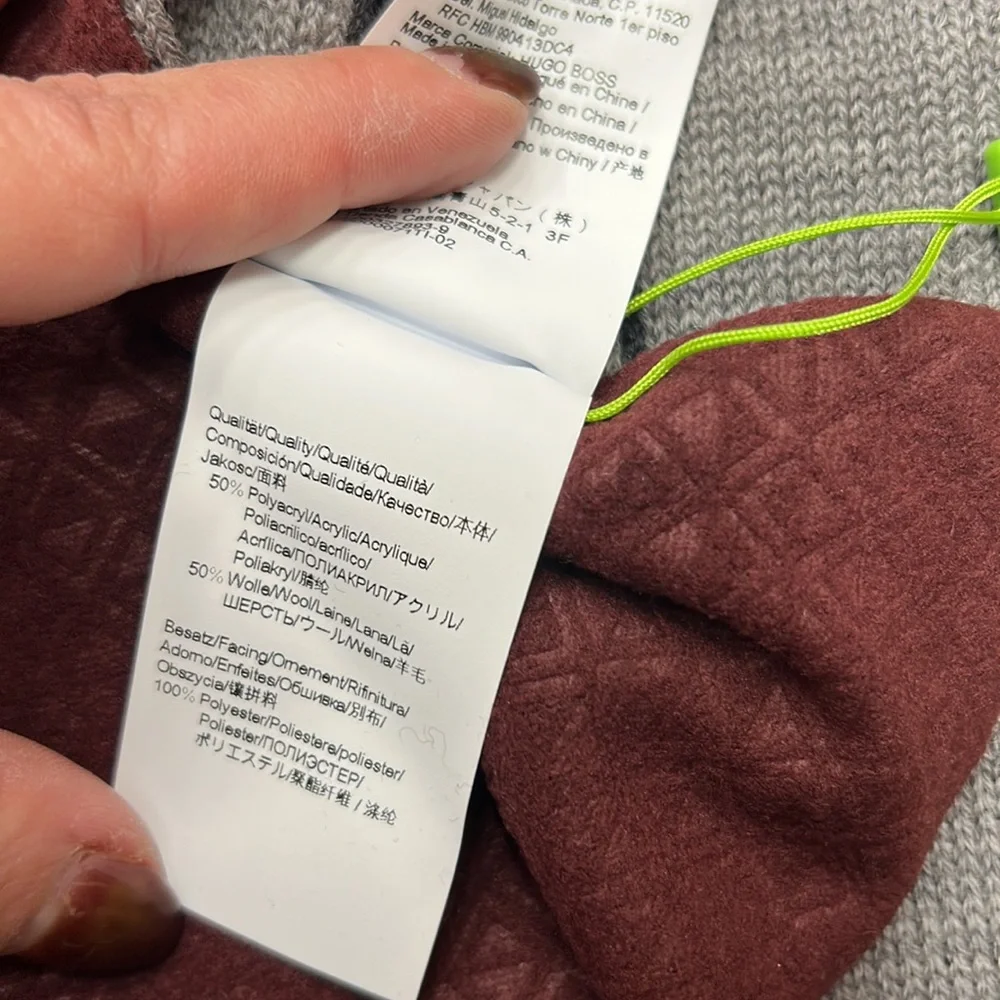 100% Authentic Hugo Boss Scarf Scarves Reversible Grey / Burgundy - NWT